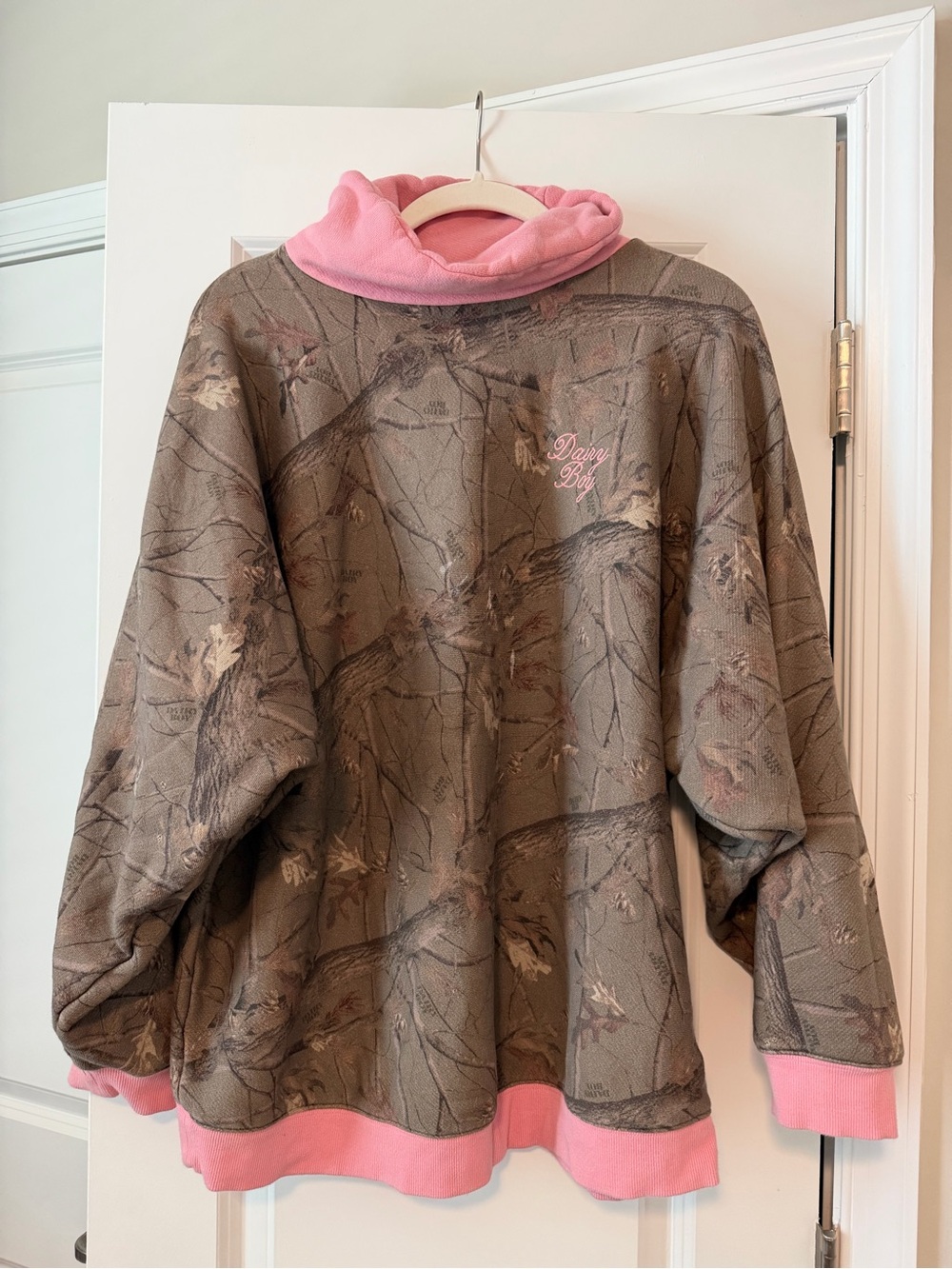 DAIRY BOY Mock Neck in Evergreen Camo/Pink - Picture 3 of 5